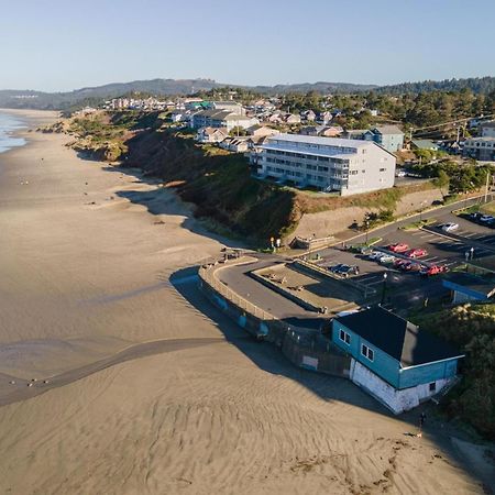 On The Beach Newport Exterior photo