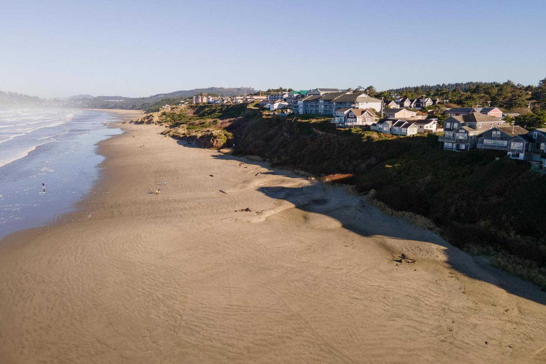 On The Beach Newport Exterior photo