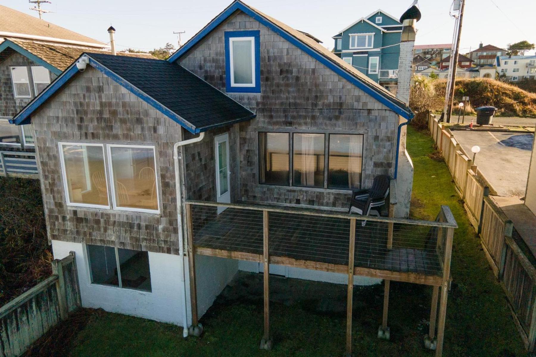 On The Beach Newport Exterior photo